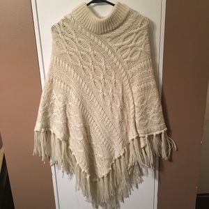 Beautiful knit poncho from Kohl’s ONE SIZE 💓